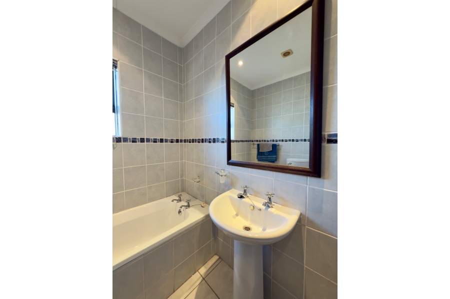 4 Bedroom Property for Sale in Kensington Western Cape